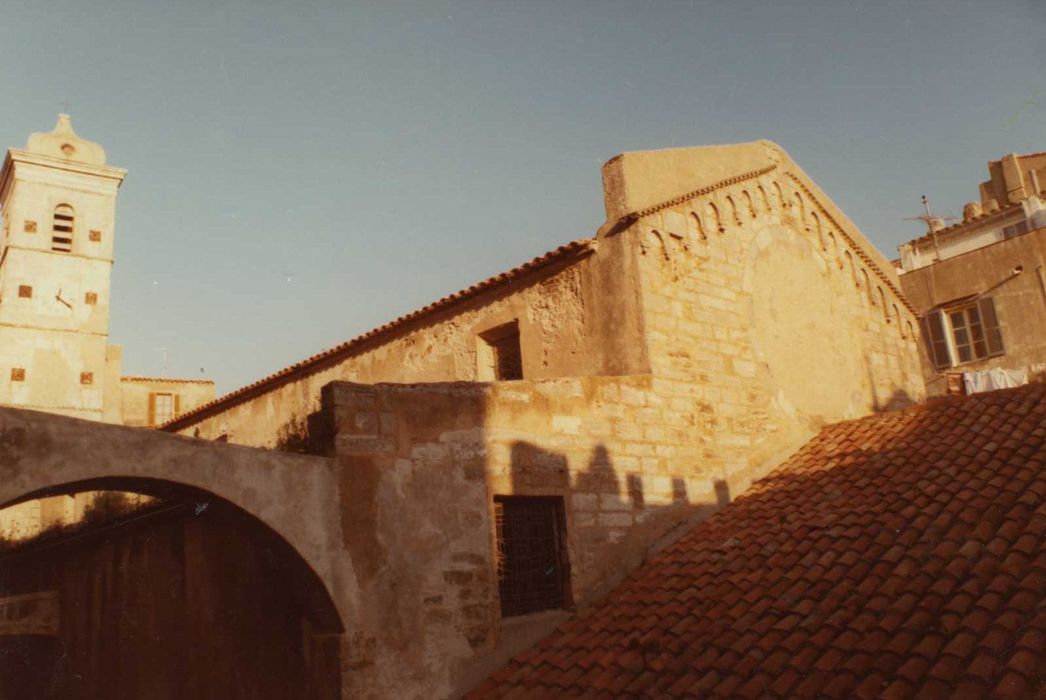 façade ouest avant la découverture de la loggia, vue partielle