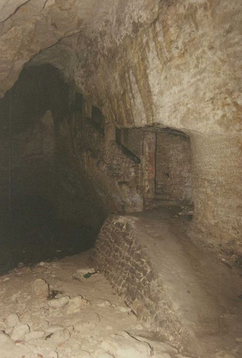 arrivée de l’escalier dans la grotte