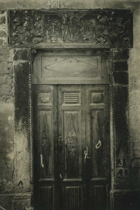 porte d’accès sur rue