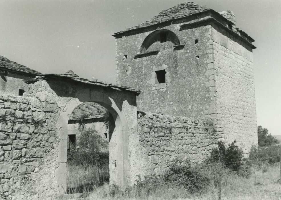 tour nord-est, façade sud