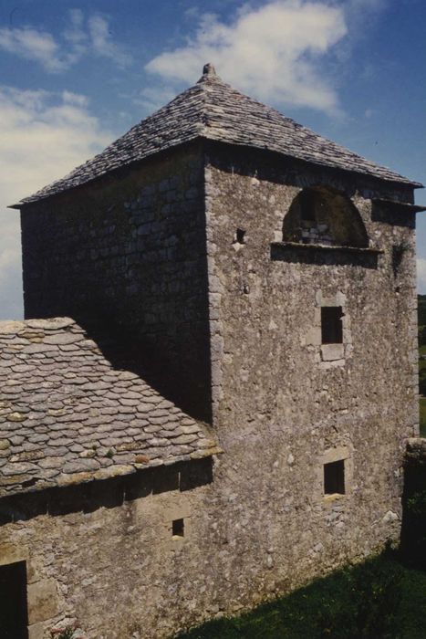 tour nord-est, façade sud