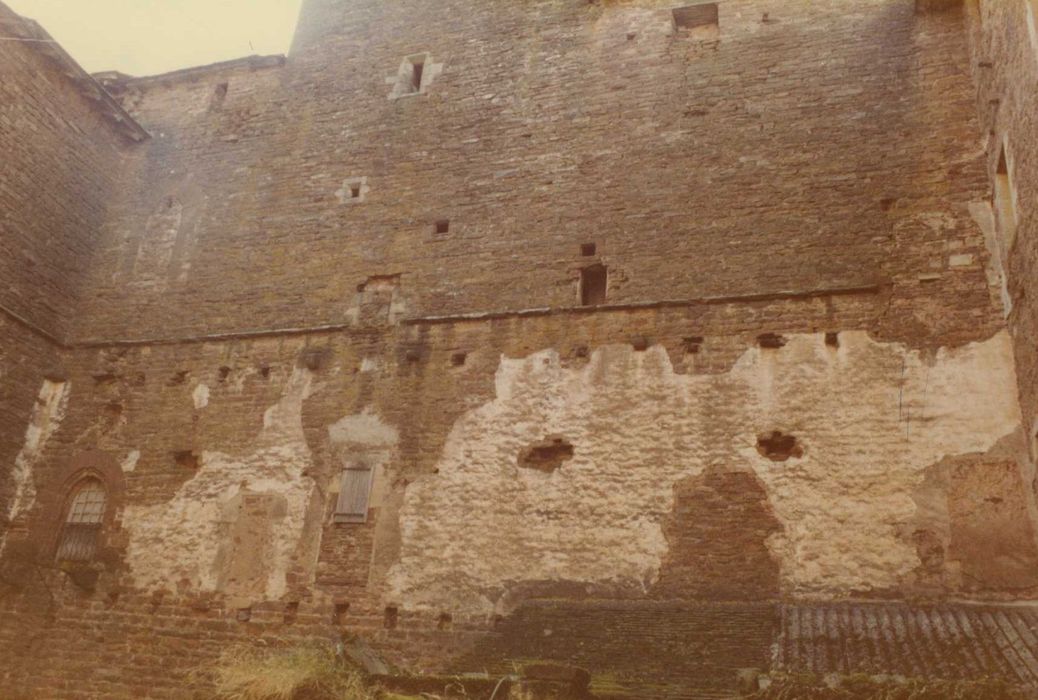 cour intérieure, aile sud, façade nord