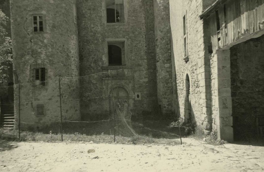 façades sud et est, vue partielle