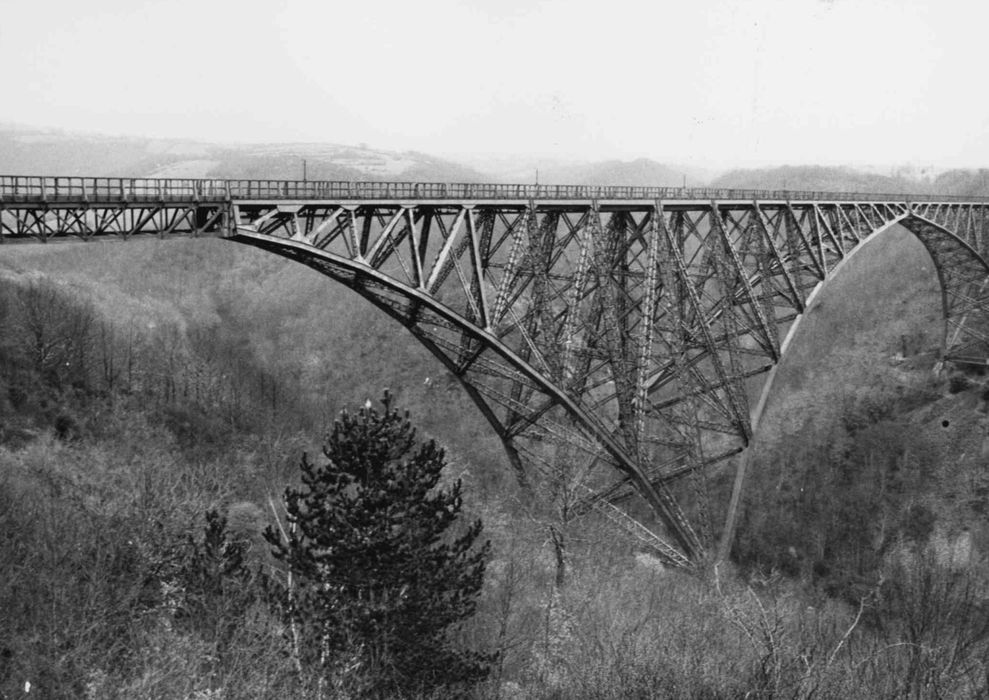 Vue partielle du viaduc dans son environnement