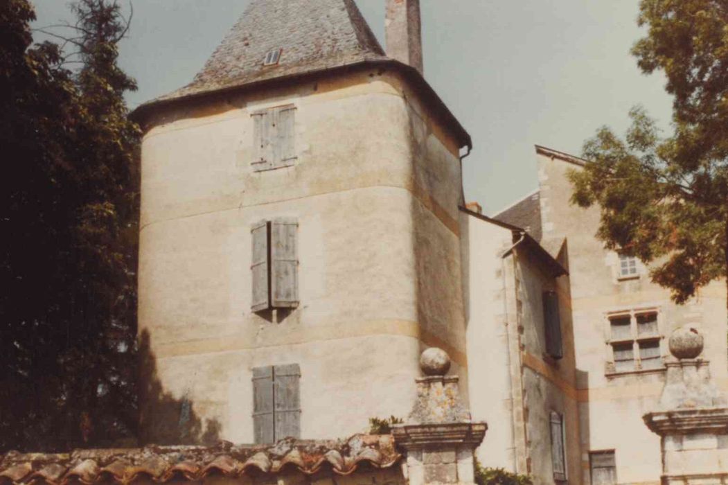 façades sud et ouest, vue partielle