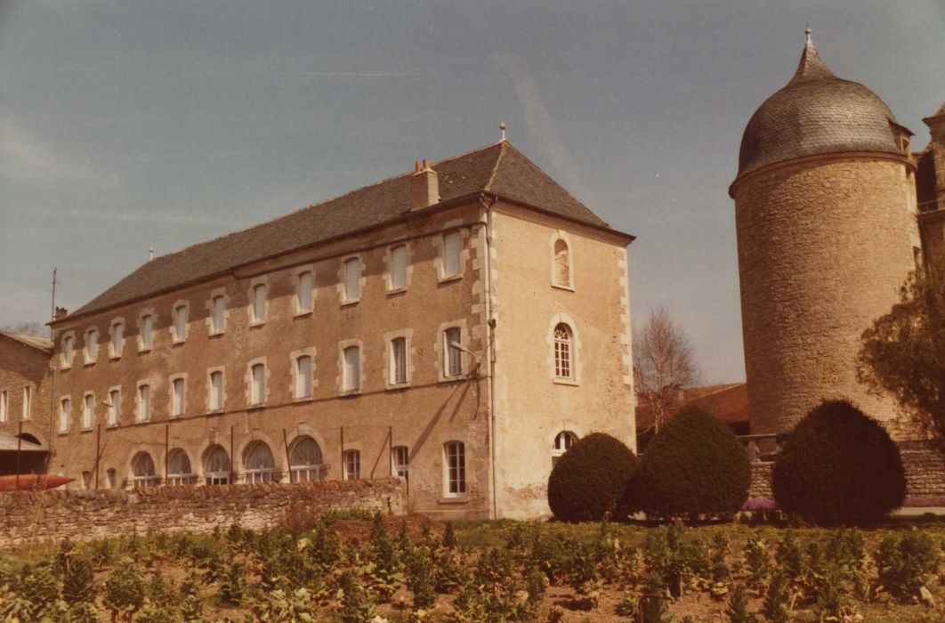 bâtiment sud-ouest, façades sud et est