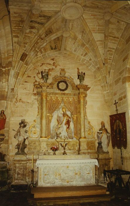 autel et retable de saint Nicolas, statues : Saint Nicolas, Saint Sébastien, Saint Eloi