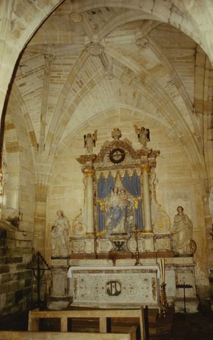 autel et retable de la Vierge, statues : Vierge à l'Enfant, Sainte Anne et la Vierge, Sainte Catherine