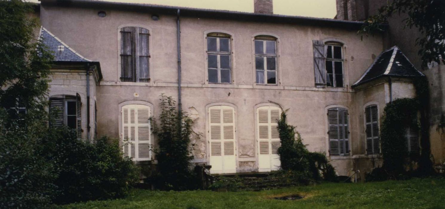 façade sur jardin