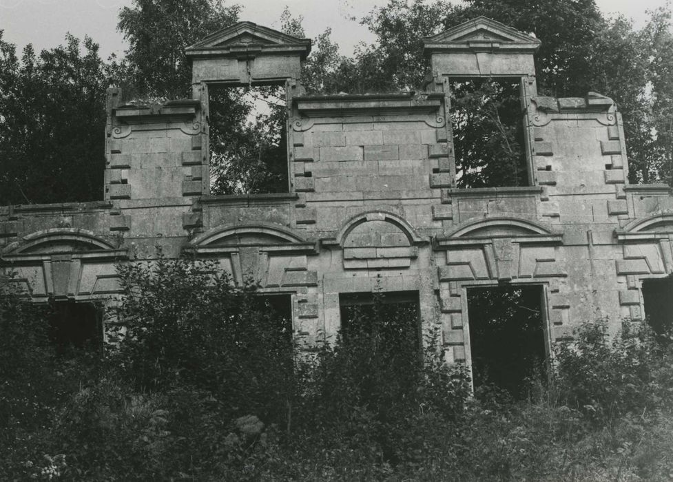 corps principal, façade ouest, vue partielle