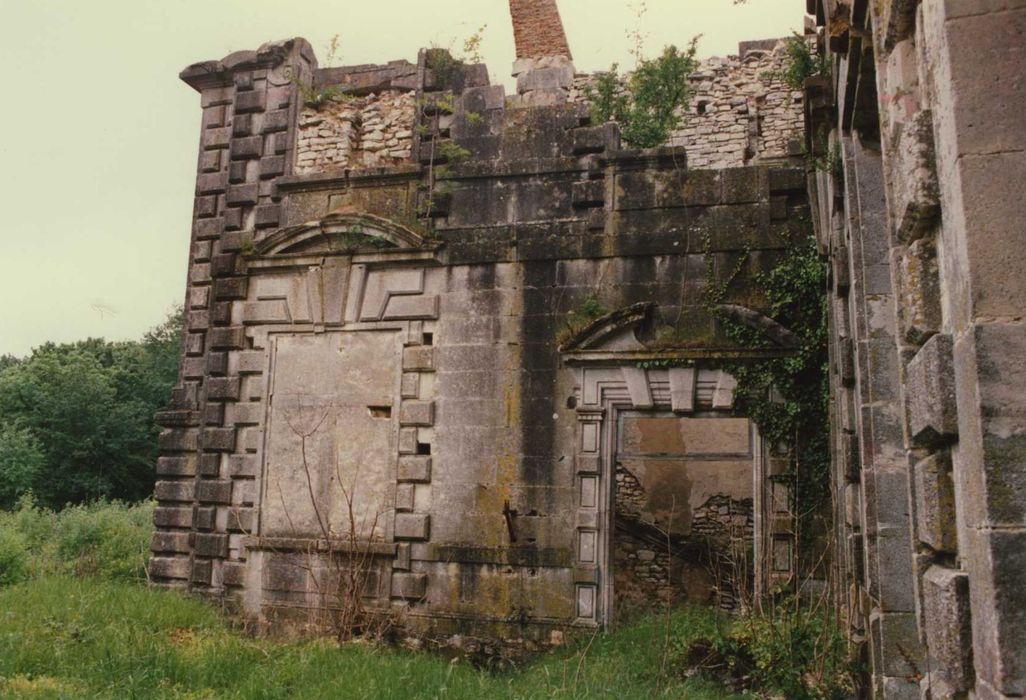 côté ouest, aile en retour nord, façade sud