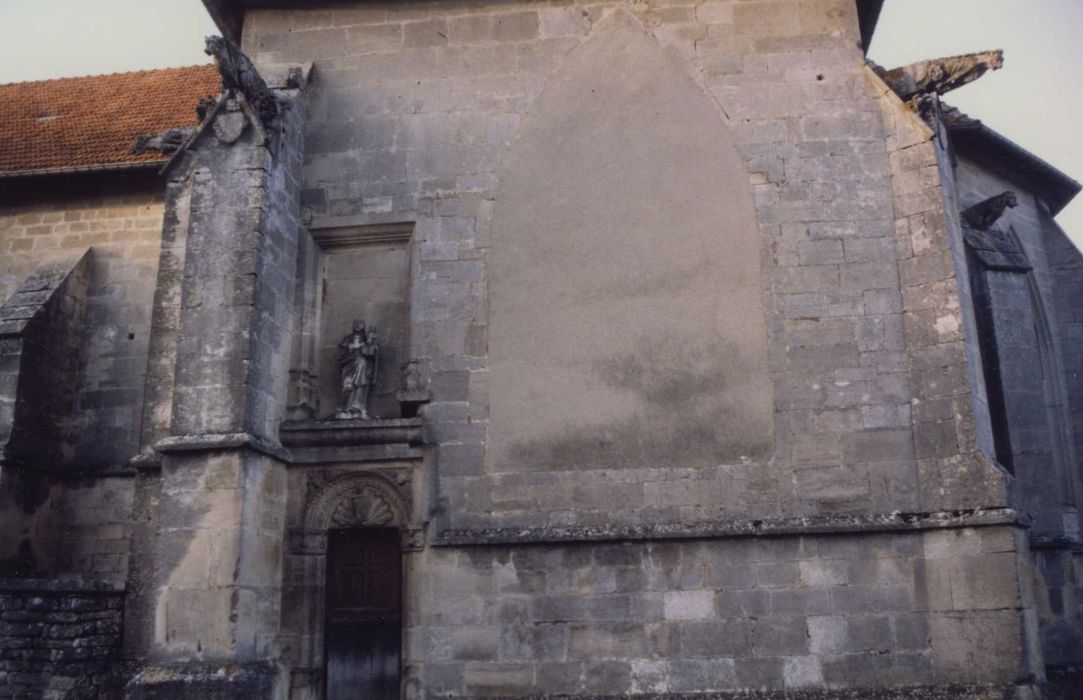 façade nord de la chapelle latérale 