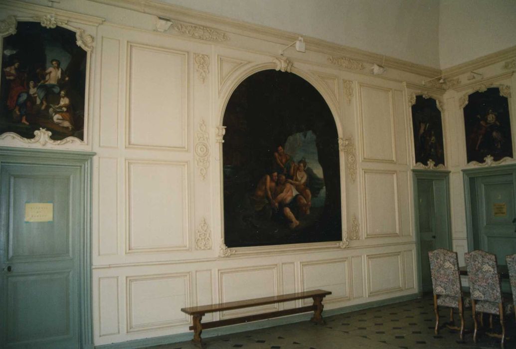 vestibule, vue partielle des lambris de revêtement