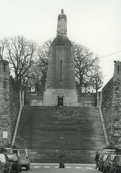 Monument A la Victoire et aux Soldats de Verdun