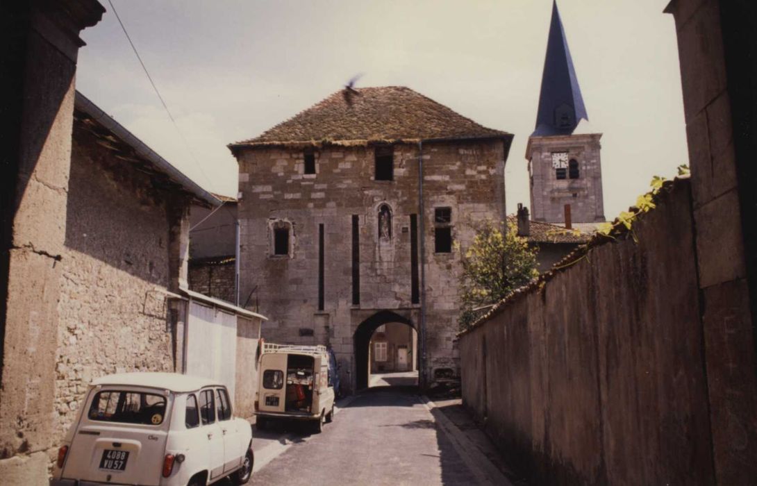 tour-porche, façade nord-ouest