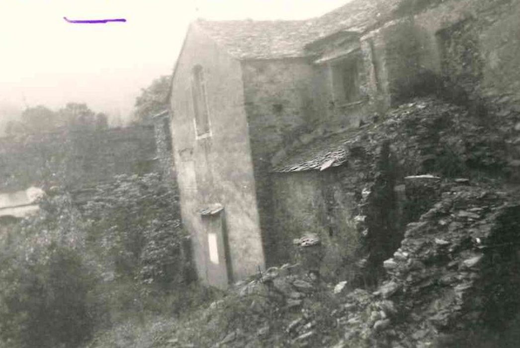 vue partielle des ruines de l’aile est