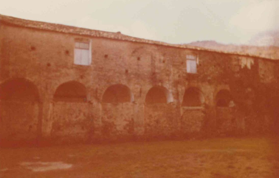 ancien cloître, aile sud , façade sud