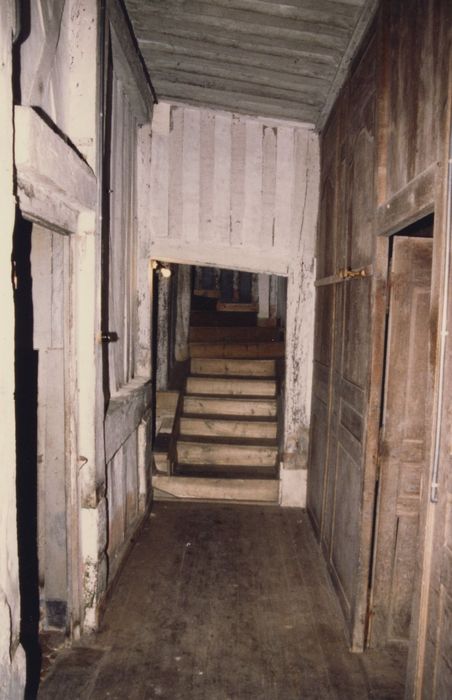 rez-de-chaussée, couloir