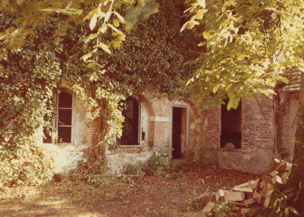 ancien cloître, vue partielle