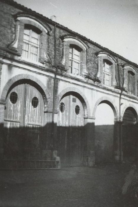 cour, pavillon des écuries