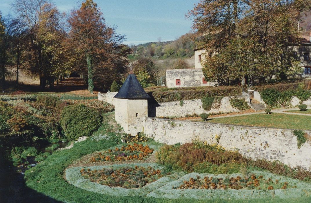 parterre sud le long de la rive droite de la rivière de l’Auzon, vue partielle