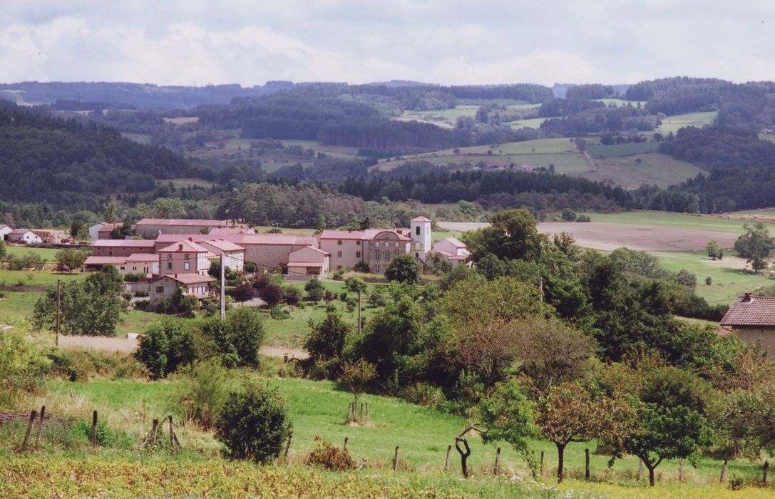 vue générale de la chapelle dans son environnement depuis l’Ouest