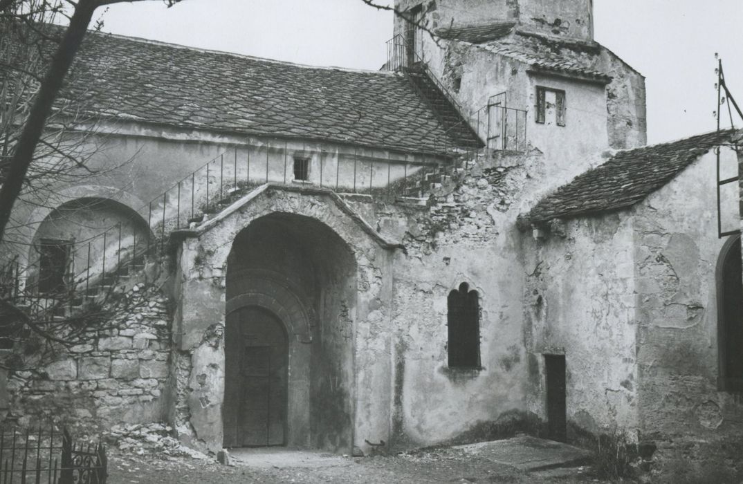 façade latérale sud, vue partielle