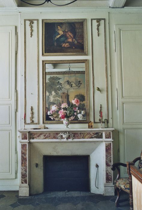 chambre aux peintures, détail de la cheminée