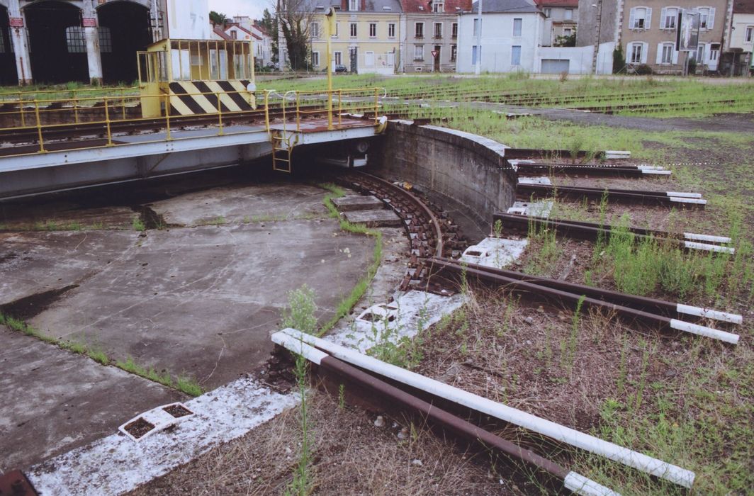 pont tournant, vue partielle