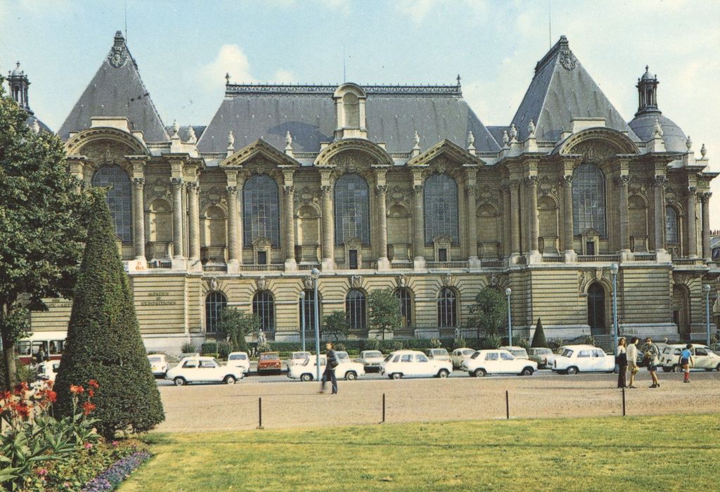 façade sur la place