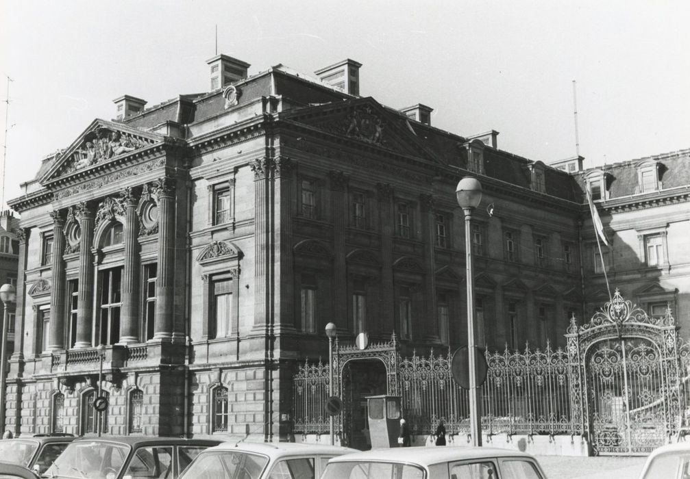 vue partielle du bâtiment