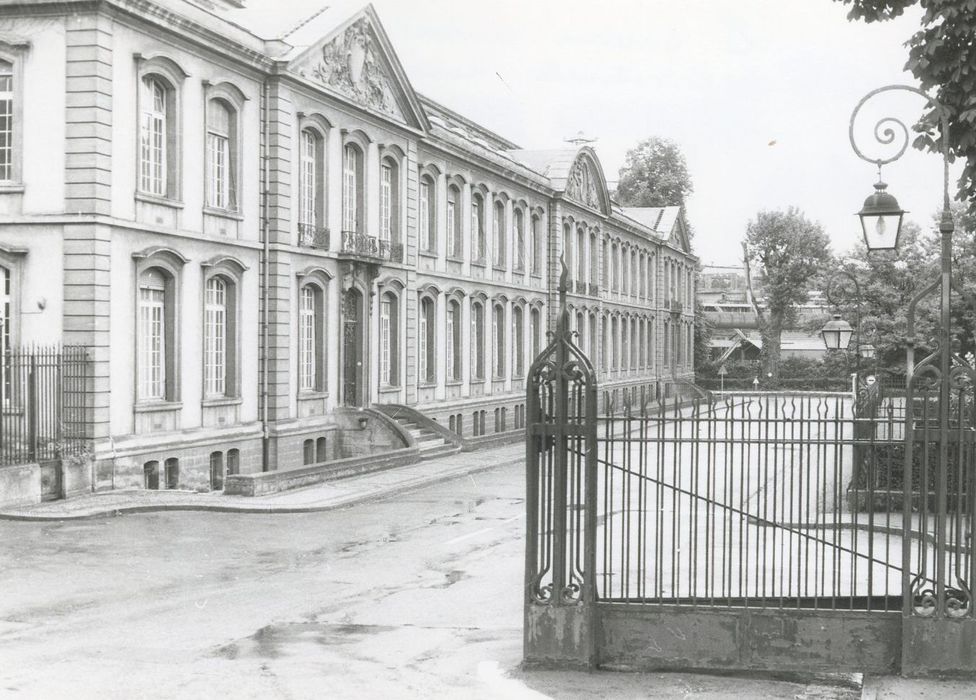 bâtiment du bureau central, façade sud-est