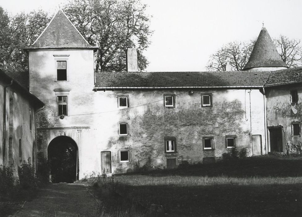 dépendances, aile est, façade ouest