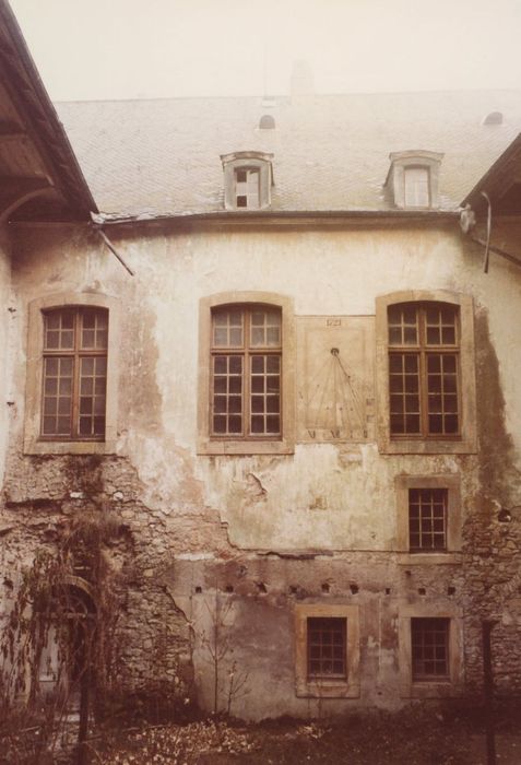 cour intérieure, façade sud-ouest