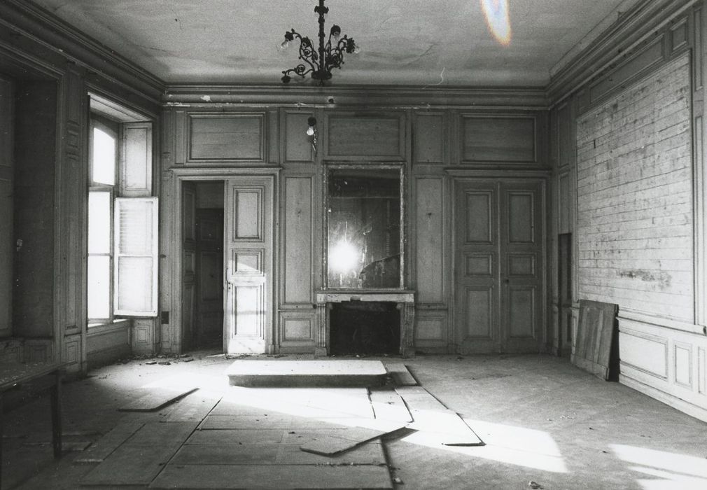 rez-de-chaussée, grand salon, vue partielle des lambris de revêtement