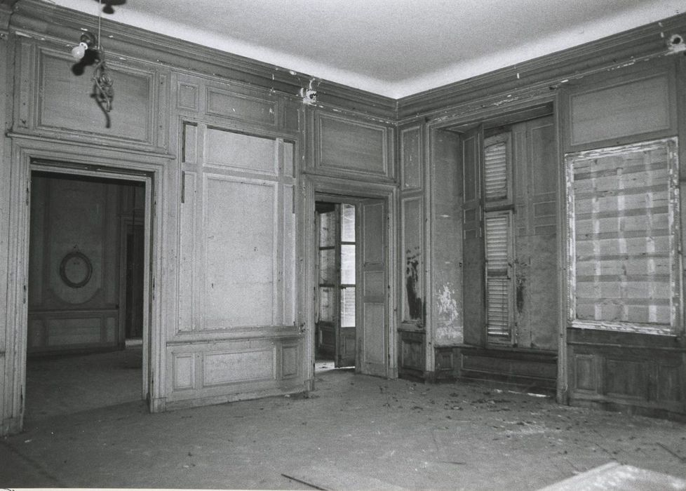 rez-de-chaussée, grand salon, vue partielle des lambris de revêtement