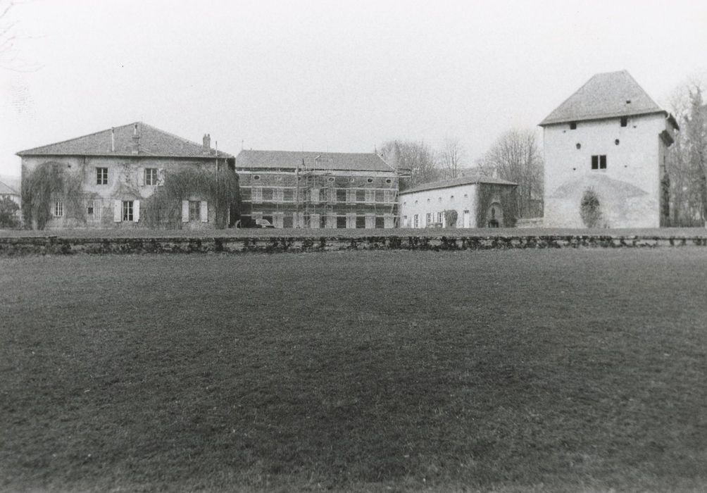 vue générale du château depuis l’Est