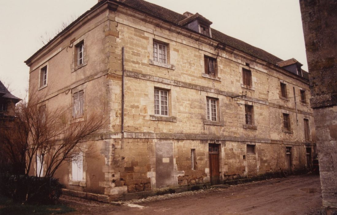 caserne P, façades sud et est