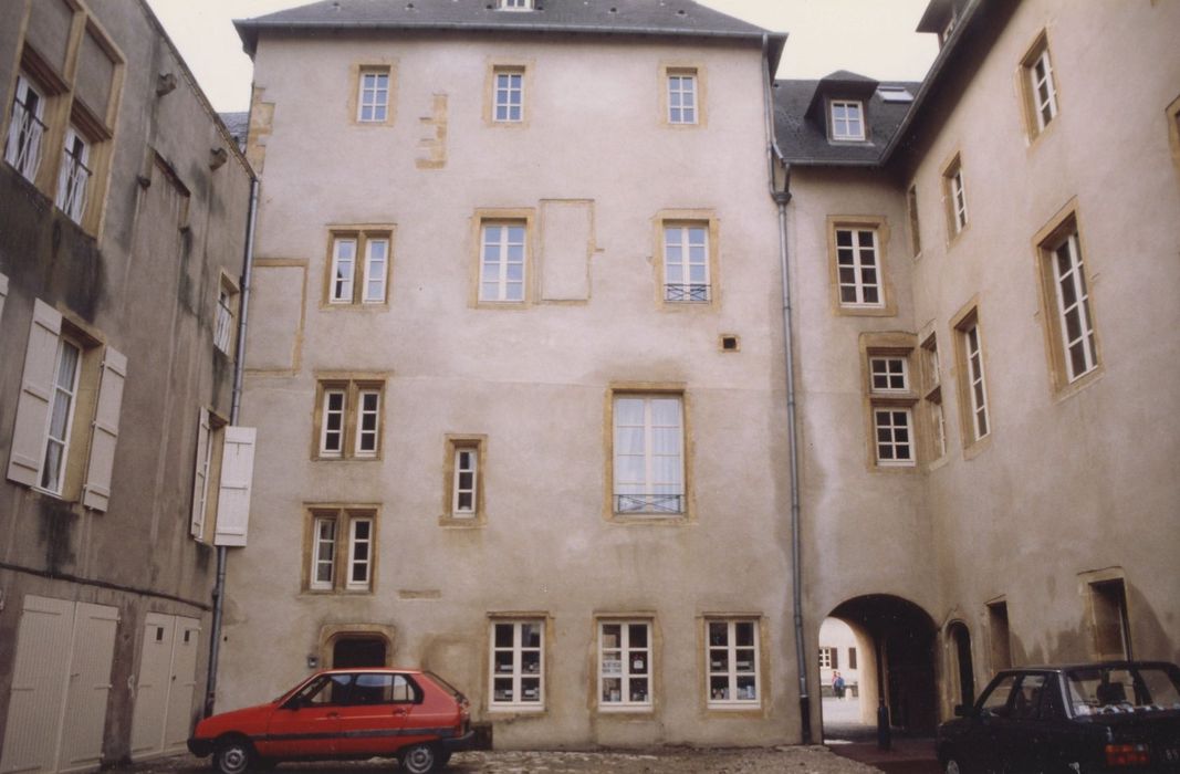 aile ouest, façade est