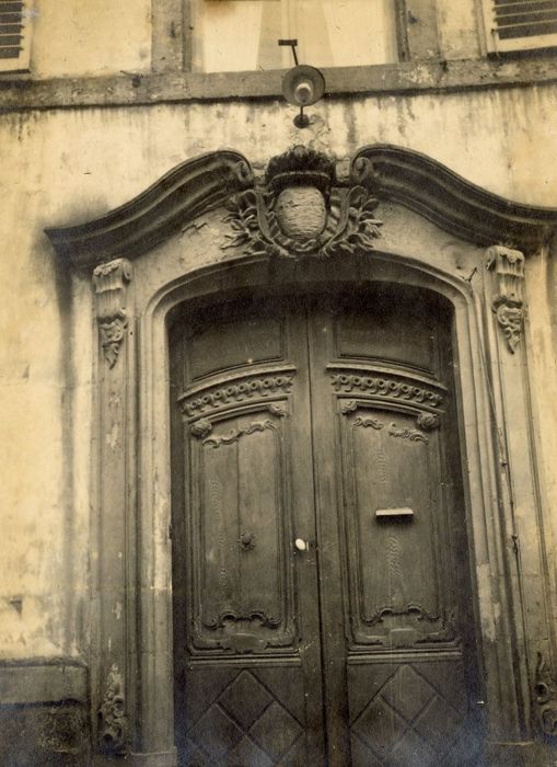 porte d’accès sur rue