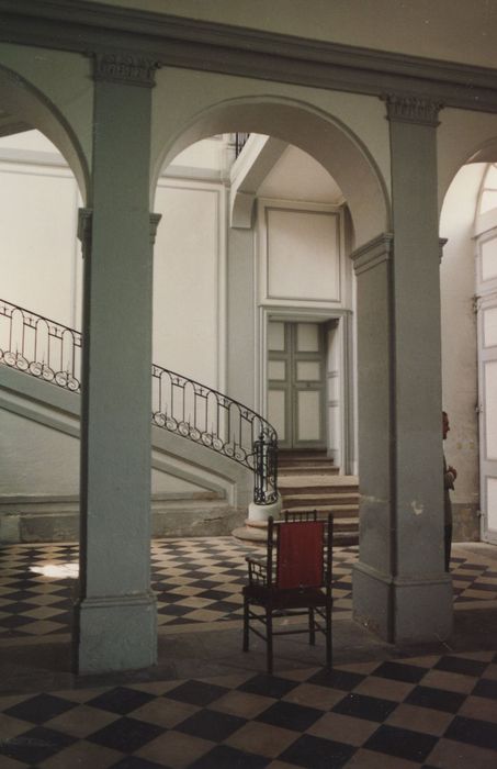 vestibule et escalier d'honneur