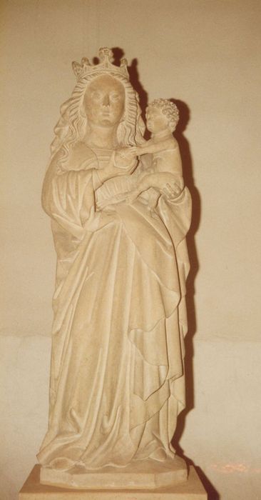 Statue : Vierge à l'Enfant