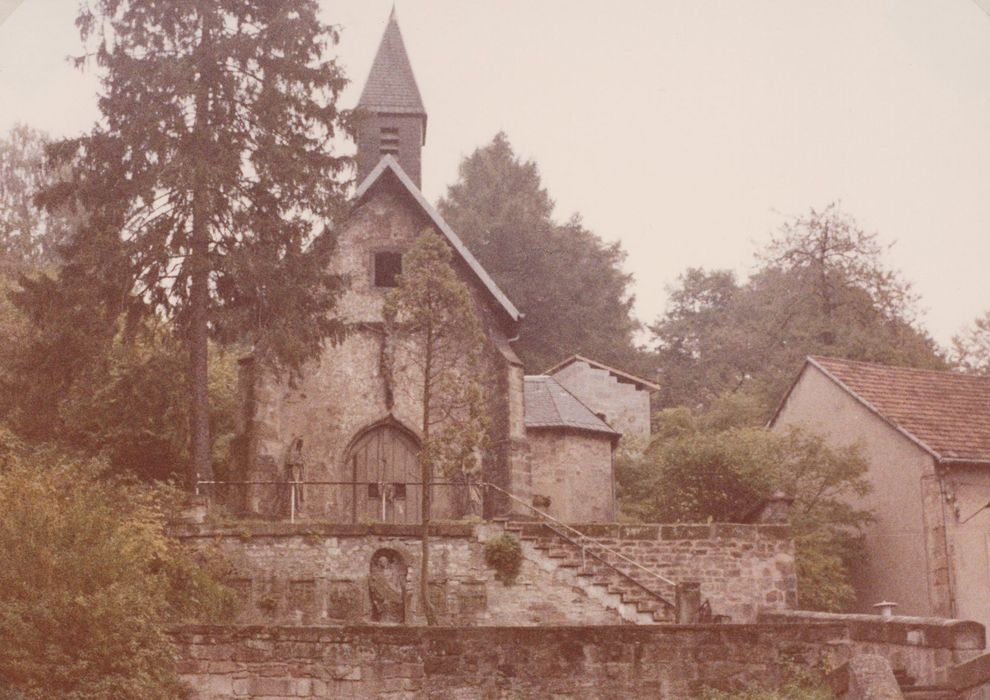 vue générale de la chapelle dans son environnement depuis le Nord