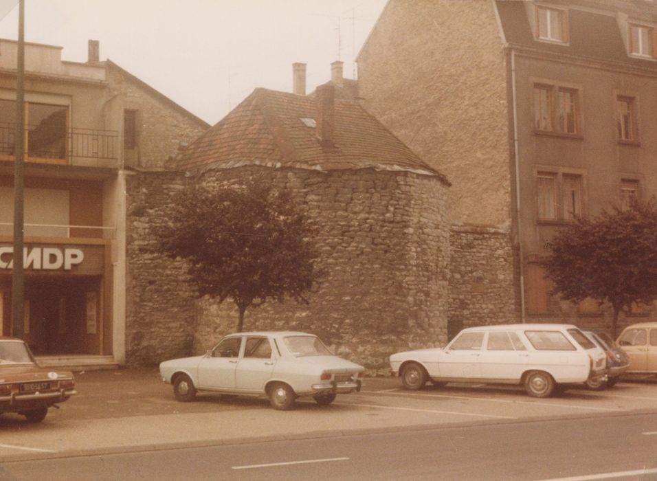 tour sur l’avenue Poincarré