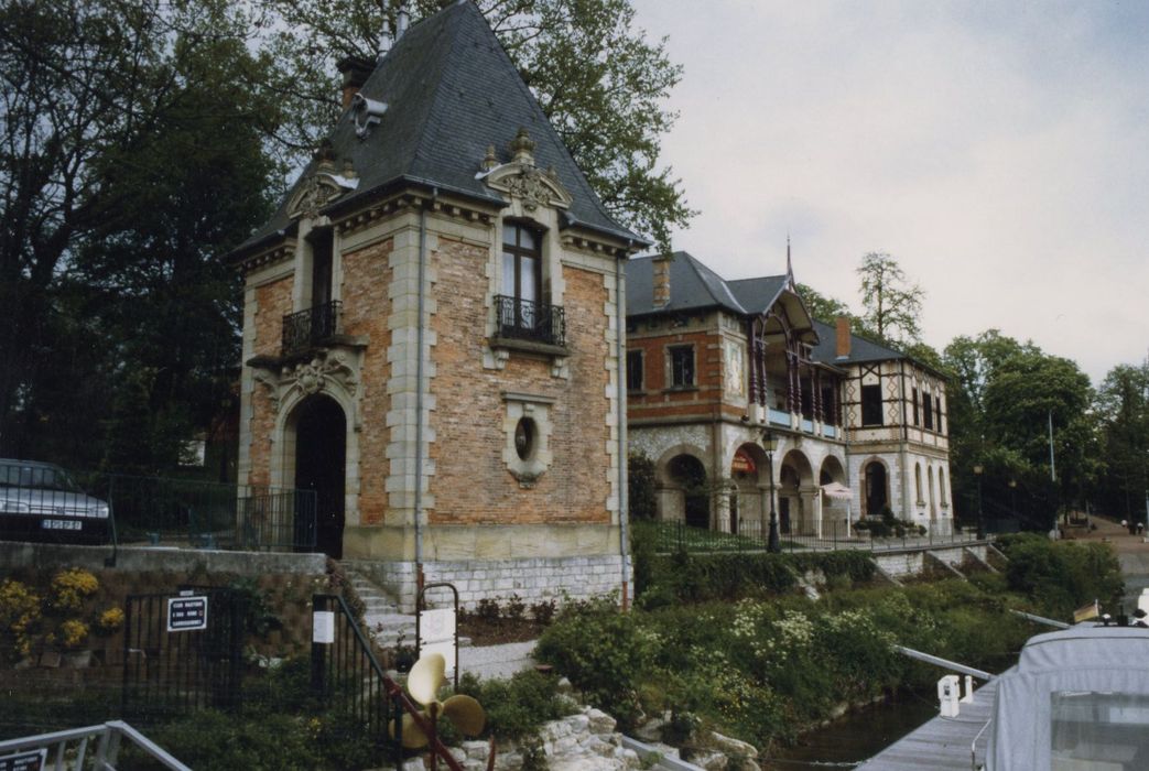 vue générale des bâtiments depuis le Nord