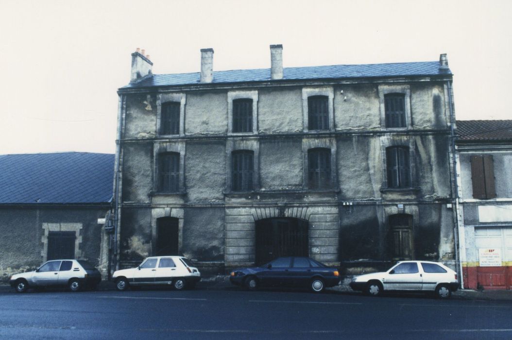 logement patronal, façade sur rue