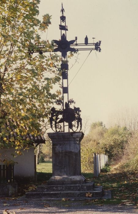 vue générale de la croix