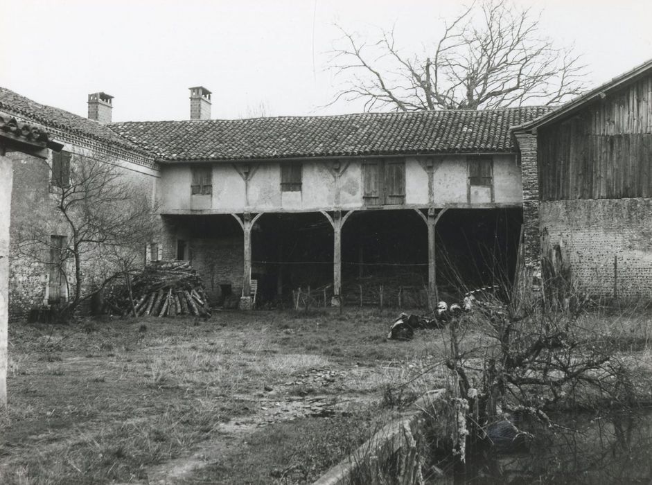 communs ouest, façade nord