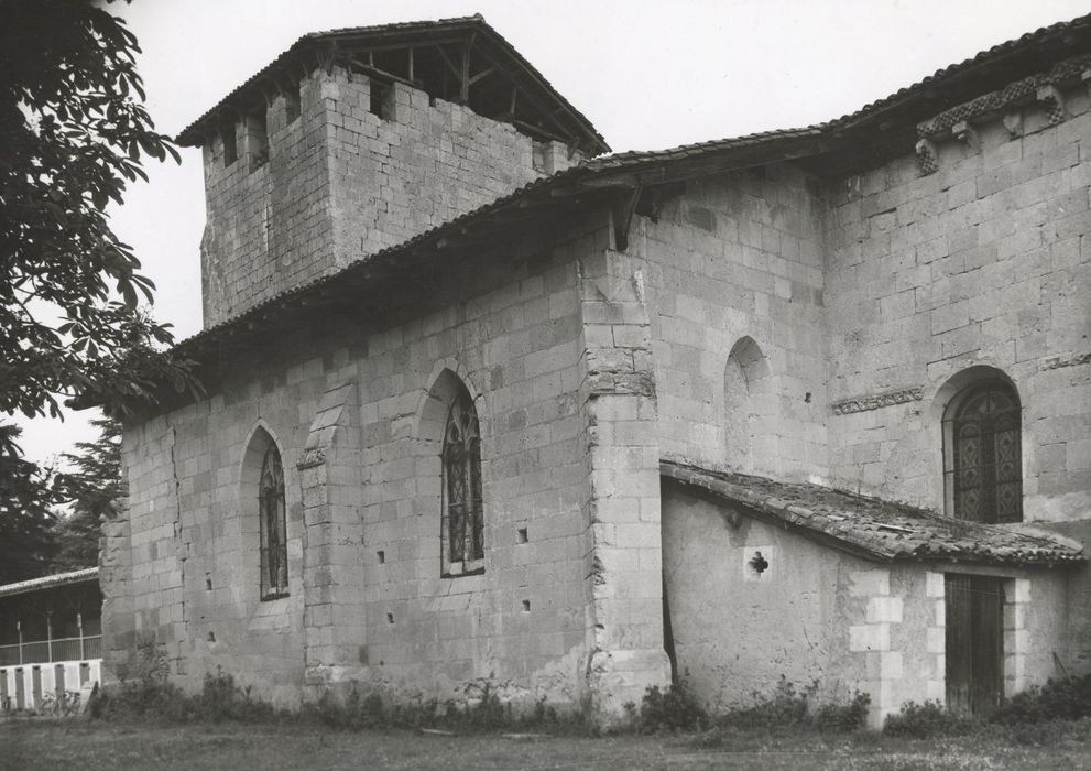 façade latérale sud, vue partielle