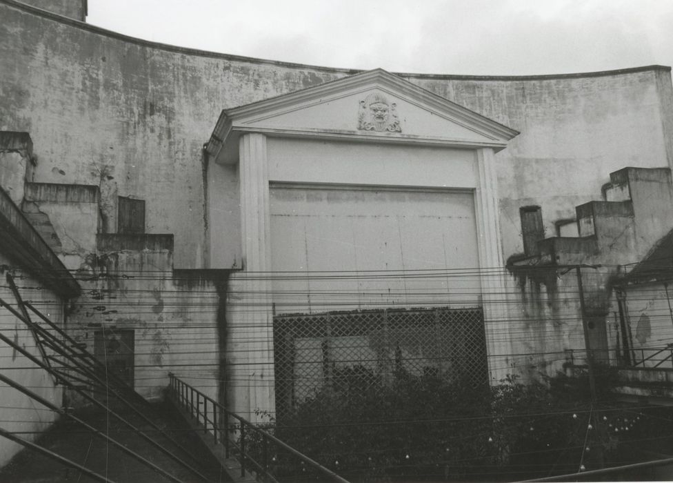 Théâtre de plein air, façade sud